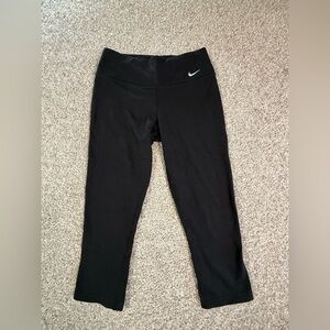 Nike Dri-Fit Black Cropped Leggings Women’s Small
Classic black cropped leggings